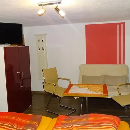 Gastezimmer & Ferienwohnung Berge Värdshus Schirgiswalde-Kirschau