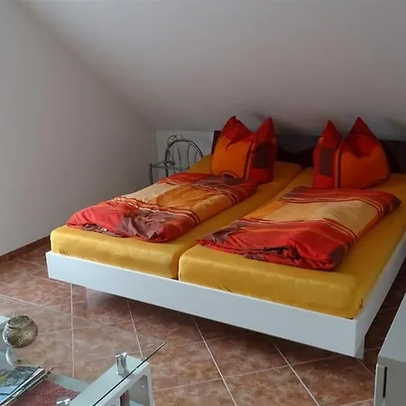 Gastezimmer & Ferienwohnung Berge 3* Schirgiswalde-Kirschau