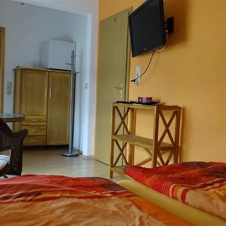 Gastezimmer & Ferienwohnung Berge Värdshus Schirgiswalde-Kirschau