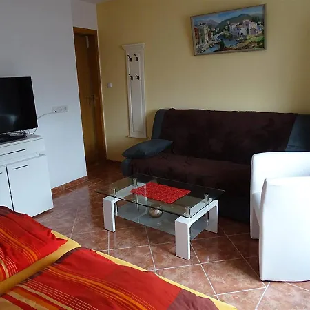 Gastezimmer & Ferienwohnung Berge