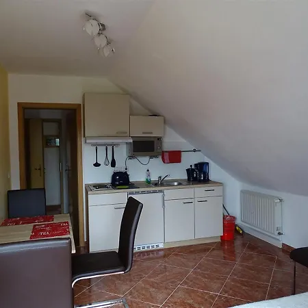Värdshus Gastezimmer & Ferienwohnung Berge Schirgiswalde-Kirschau