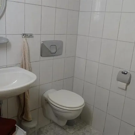 Gastezimmer & Ferienwohnung Berge Värdshus Schirgiswalde-Kirschau